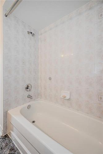 5181 Blue Spruce Avenue, Burlington, ON - Indoor Photo Showing Bathroom