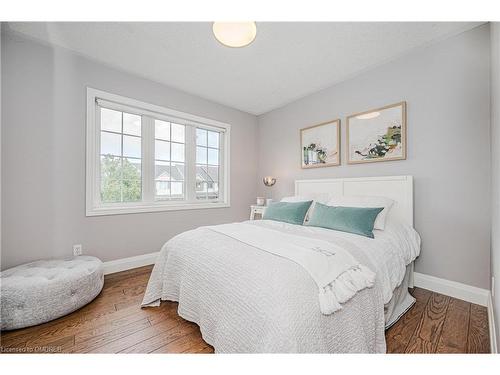 5181 Blue Spruce Avenue, Burlington, ON - Indoor Photo Showing Bedroom