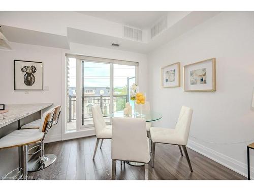 417-128 Garden Drive, Oakville, ON - Indoor Photo Showing Dining Room