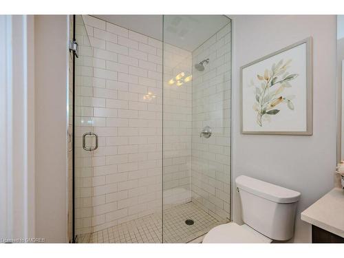 417-128 Garden Drive, Oakville, ON - Indoor Photo Showing Bathroom