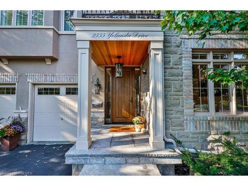 2355 Yolanda Drive, Oakville, ON - Outdoor