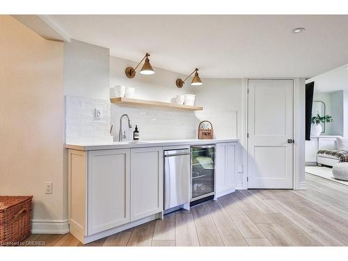 2355 Yolanda Drive, Oakville, ON - Indoor Photo Showing Kitchen