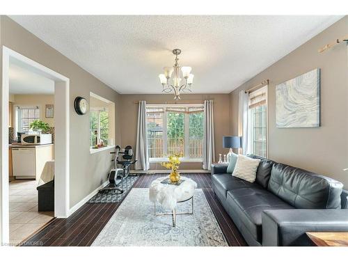 675 Thompson Road S, Milton, ON - Indoor Photo Showing Living Room