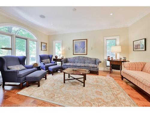 24 Raymar Place, Oakville, ON - Indoor Photo Showing Living Room