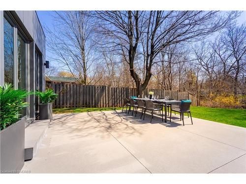 5008 Spruce Avenue, Burlington, ON - Outdoor