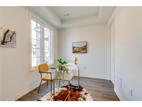 3044 Bramall Gardens, Oakville, ON - Indoor Photo Showing Other Room