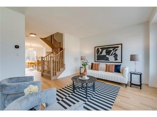 3044 Bramall Gardens, Oakville, ON - Indoor Photo Showing Living Room