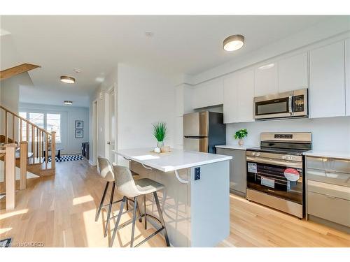 3044 Bramall Gardens, Oakville, ON - Indoor Photo Showing Kitchen