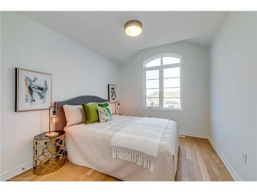 3044 Bramall Gardens, Oakville, ON - Indoor Photo Showing Bedroom