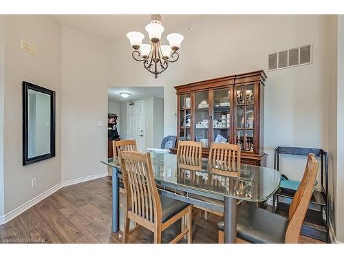 413-2055 Appleby Line, Burlington, ON - Indoor Photo Showing Dining Room