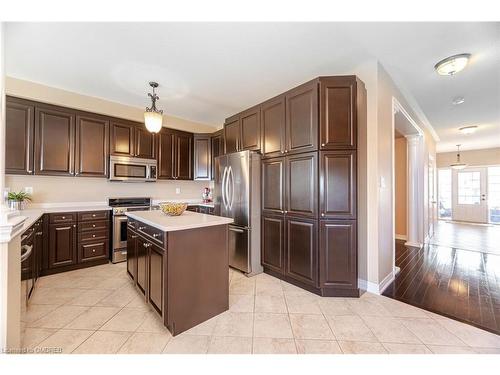 2073 Fiddlers Way, Oakville, ON - Indoor Photo Showing Kitchen With Stainless Steel Kitchen