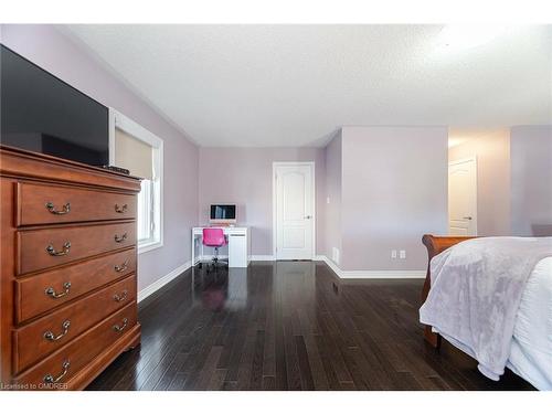 2073 Fiddlers Way, Oakville, ON - Indoor Photo Showing Bedroom