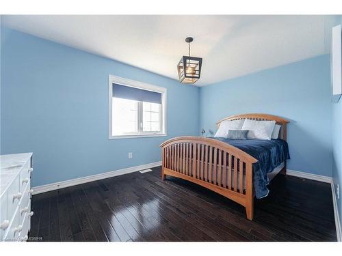 2073 Fiddlers Way, Oakville, ON - Indoor Photo Showing Bedroom