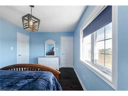 2073 Fiddlers Way, Oakville, ON - Indoor Photo Showing Bedroom