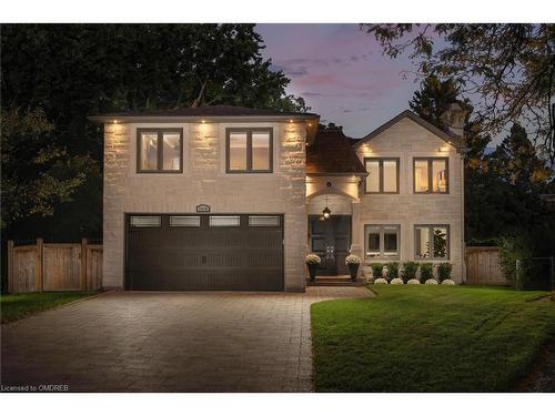 2410 Breton Close, Oakville, ON - Outdoor