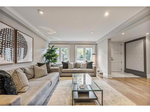 2410 Breton Close, Oakville, ON - Indoor Photo Showing Living Room