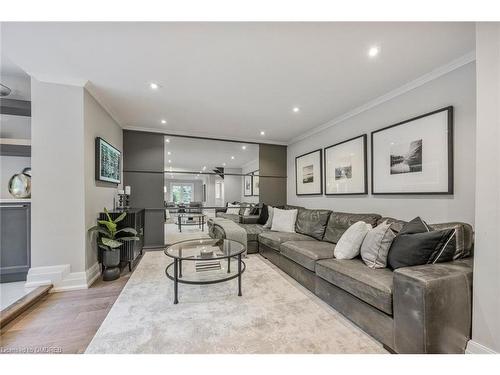 2410 Breton Close, Oakville, ON - Indoor Photo Showing Living Room