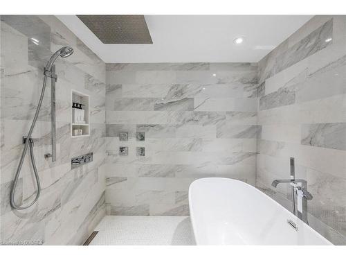 2410 Breton Close, Oakville, ON - Indoor Photo Showing Bathroom