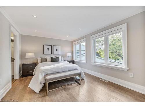 2410 Breton Close, Oakville, ON - Indoor Photo Showing Bedroom