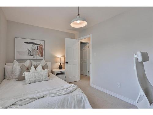 2250 Hummingbird Way, Oakville, ON - Indoor Photo Showing Bedroom