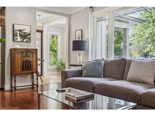 207 West River Road, Cambridge, ON - Indoor Photo Showing Living Room