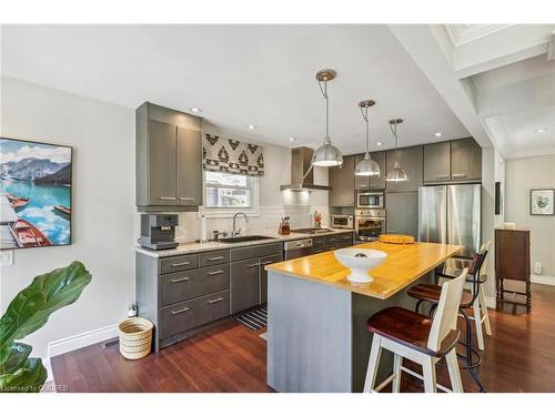 207 West River Road, Cambridge, ON - Indoor Photo Showing Kitchen With Upgraded Kitchen