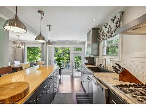 207 West River Road, Cambridge, ON - Indoor Photo Showing Kitchen With Upgraded Kitchen