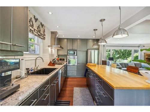 207 West River Road, Cambridge, ON - Indoor Photo Showing Kitchen With Upgraded Kitchen