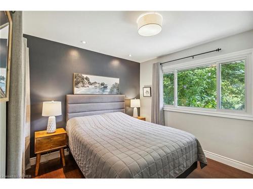 207 West River Road, Cambridge, ON - Indoor Photo Showing Bedroom