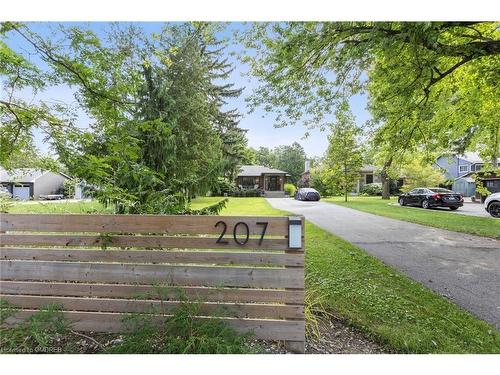 207 West River Road, Cambridge, ON - Outdoor