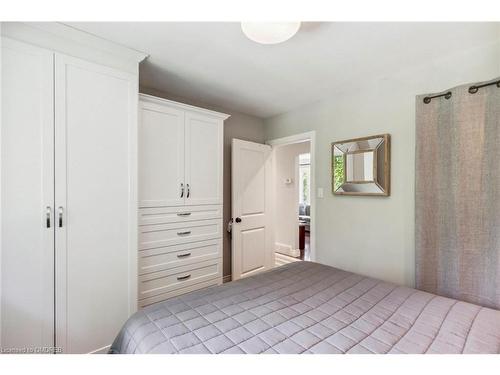 207 West River Road, Cambridge, ON - Indoor Photo Showing Bedroom