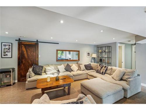 207 West River Road, Cambridge, ON - Indoor Photo Showing Living Room