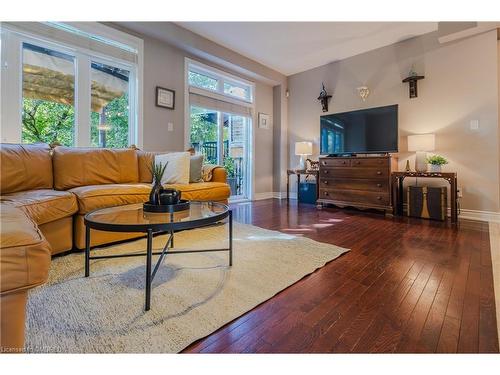 29 Premium Way, Mississauga, ON - Indoor Photo Showing Living Room