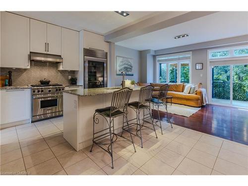 29 Premium Way, Mississauga, ON - Indoor Photo Showing Kitchen