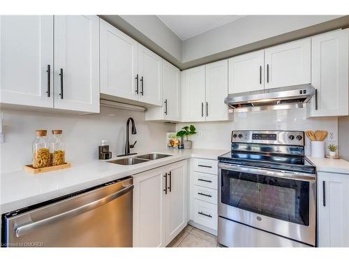 22-840 Dundas Street W, Mississauga, ON - Indoor Photo Showing Kitchen With Stainless Steel Kitchen With Double Sink