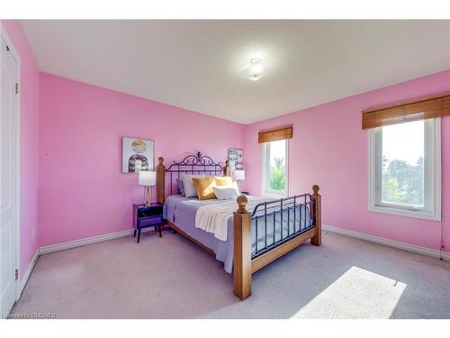 22-840 Dundas Street W, Mississauga, ON - Indoor Photo Showing Bedroom