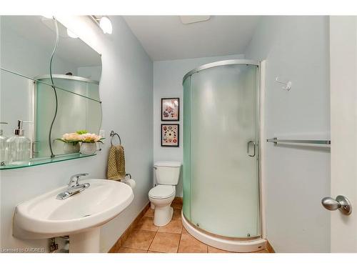 22-840 Dundas Street W, Mississauga, ON - Indoor Photo Showing Bathroom