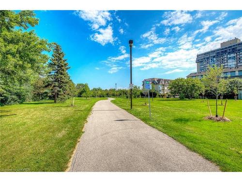 22-840 Dundas Street W, Mississauga, ON - Outdoor With View