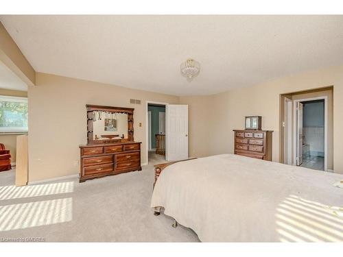 423 Parklane Road, Oakville, ON - Indoor Photo Showing Bedroom