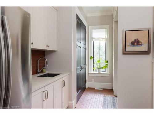 1096 Cedar Grove Boulevard, Oakville, ON - Indoor Photo Showing Kitchen