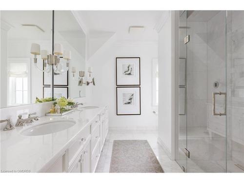 1096 Cedar Grove Boulevard, Oakville, ON - Indoor Photo Showing Bathroom