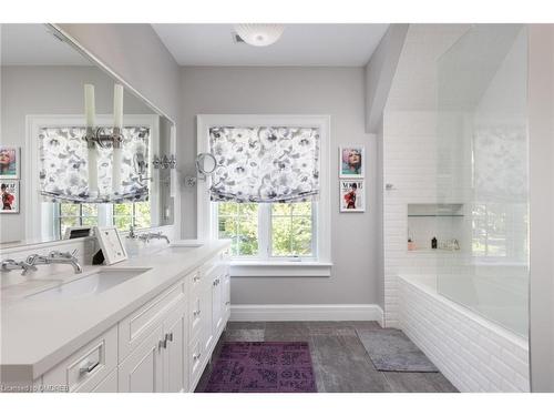 1096 Cedar Grove Boulevard, Oakville, ON - Indoor Photo Showing Bathroom