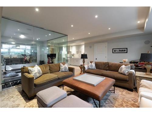 1096 Cedar Grove Boulevard, Oakville, ON - Indoor Photo Showing Living Room