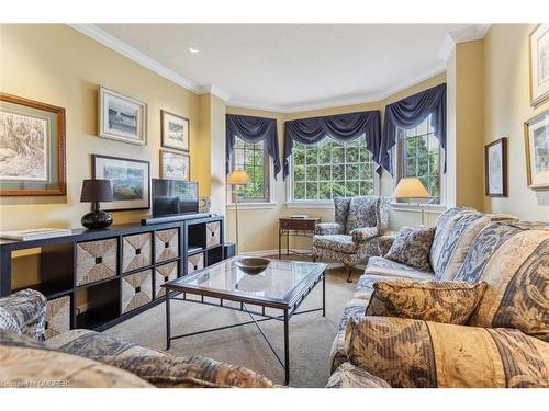 391 March Crescent, Oakville, ON - Indoor Photo Showing Living Room