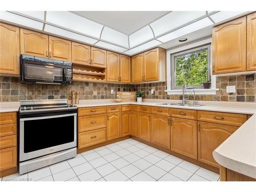 391 March Crescent, Oakville, ON - Indoor Photo Showing Kitchen With Double Sink