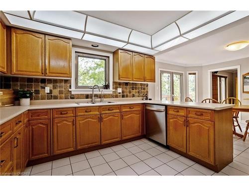 391 March Crescent, Oakville, ON - Indoor Photo Showing Kitchen With Double Sink