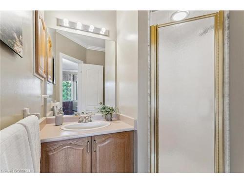 391 March Crescent, Oakville, ON - Indoor Photo Showing Bathroom