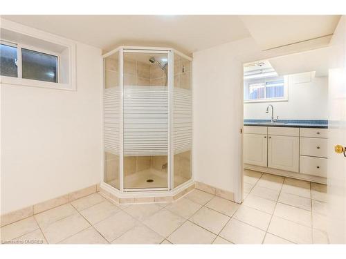 29 Crescent Road, Oakville, ON - Indoor Photo Showing Bathroom