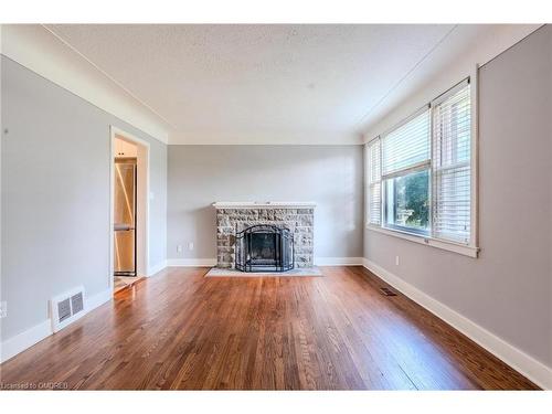 29 Crescent Road, Oakville, ON - Indoor Photo Showing Living Room With Fireplace