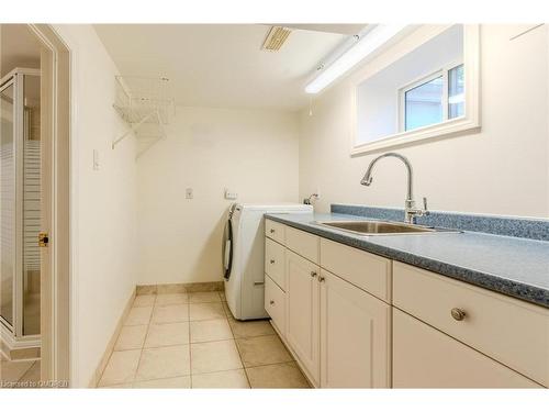 29 Crescent Road, Oakville, ON - Indoor Photo Showing Laundry Room